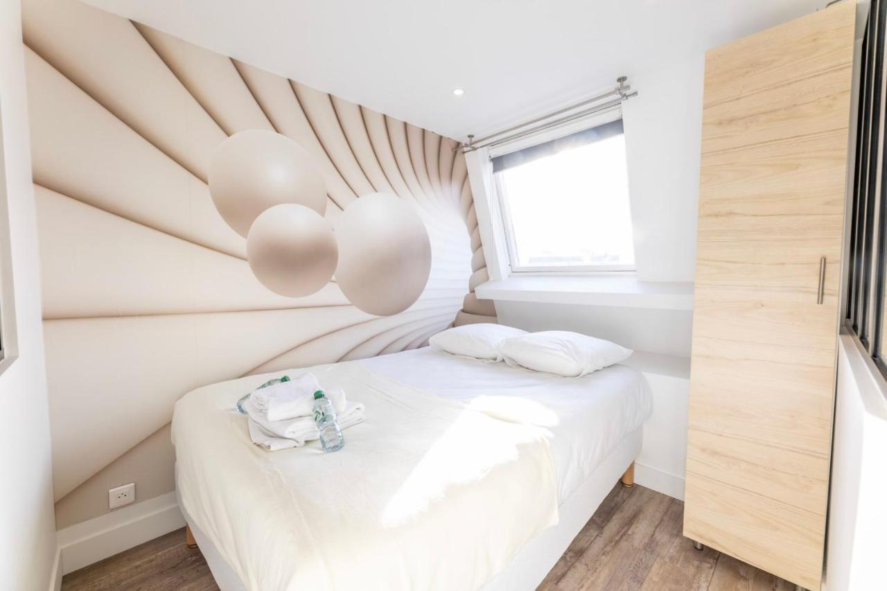 Amazing Apartment Under The Roof In Paris 8Th Exterior foto