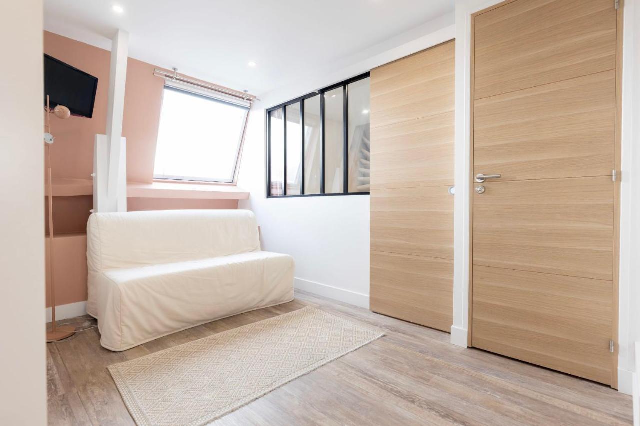Amazing Apartment Under The Roof In Paris 8Th Exterior foto